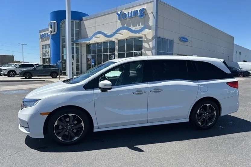 2022 Honda Odyssey Elite photo 1