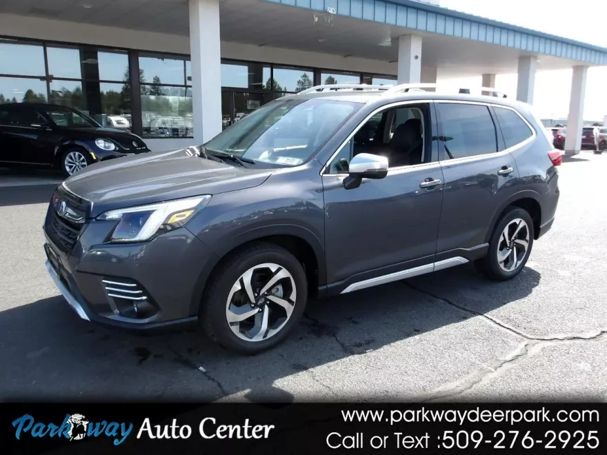 2022 Subaru Forester Touring photo 1