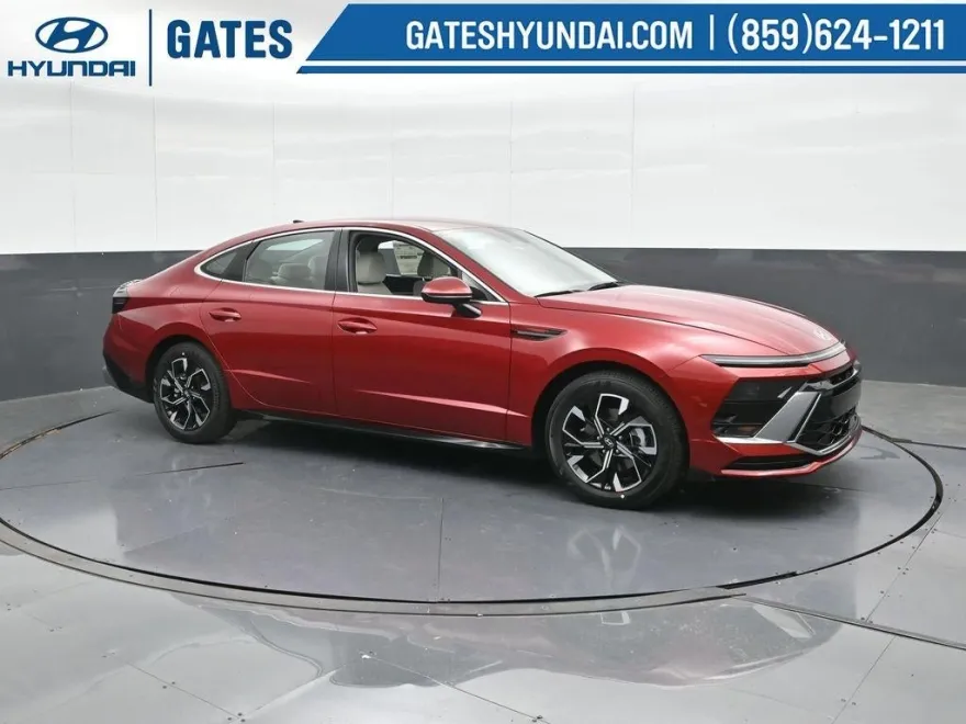 2025 Hyundai Sonata SEL photo 1