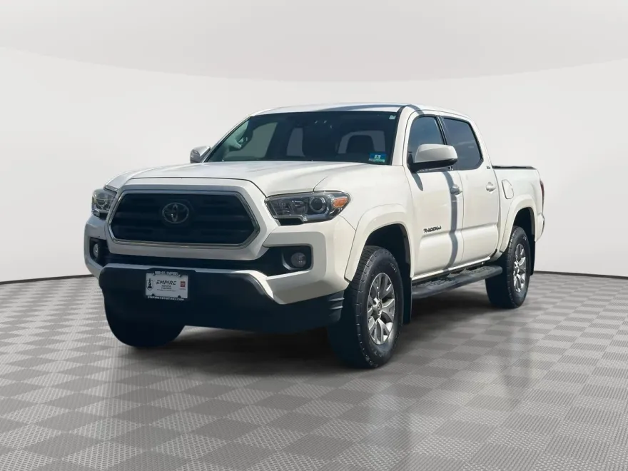 2018 Toyota Tacoma SR5 V6 photo 1