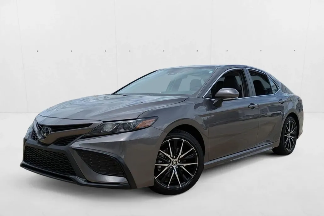 2024 Toyota Camry SE photo 1