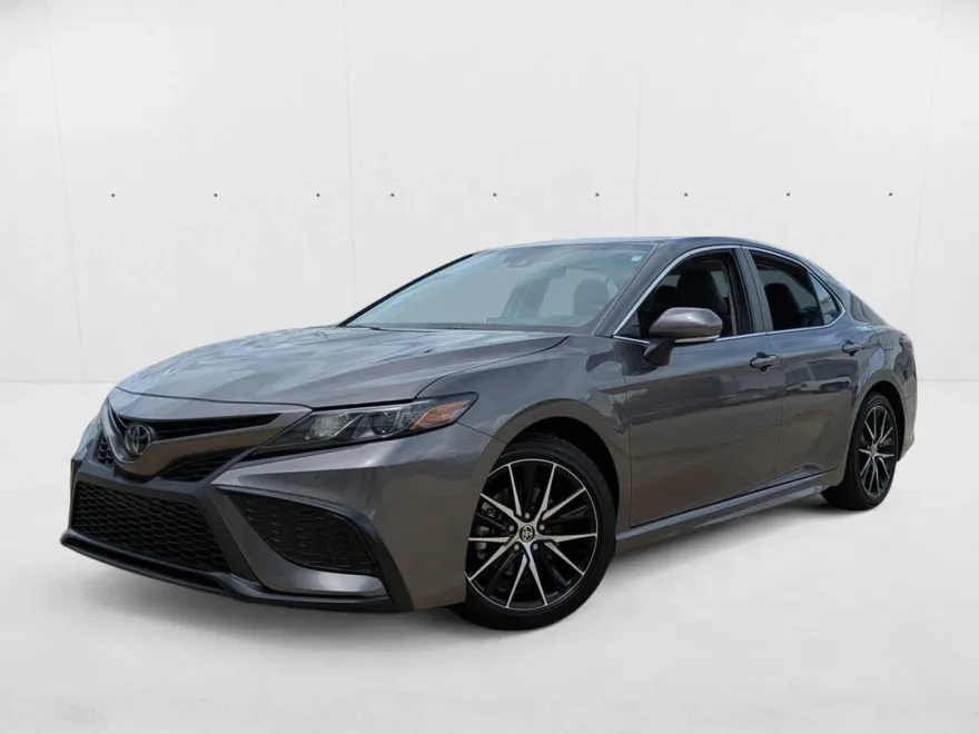 2024 Toyota Camry SE photo 1