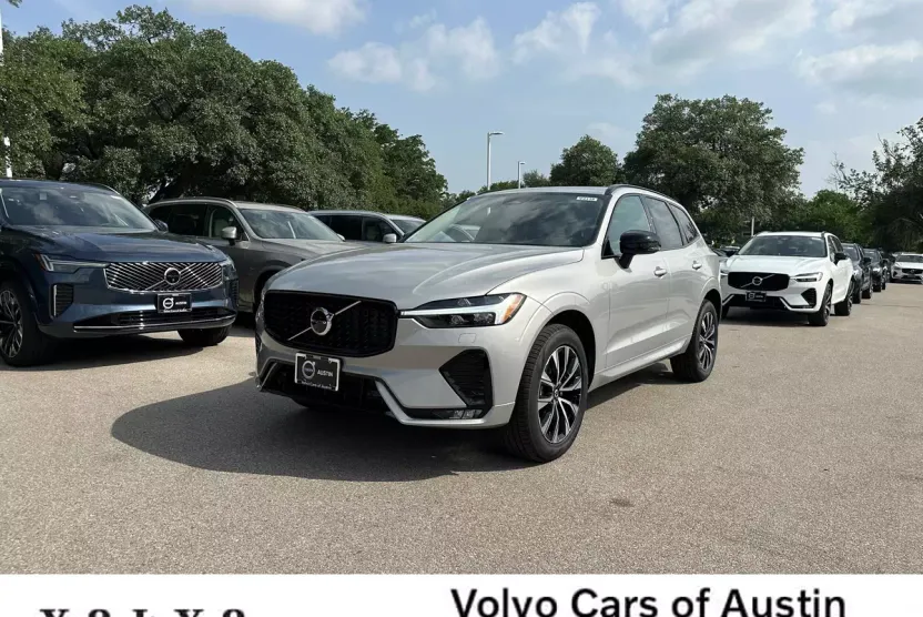 2025 Volvo XC60 B5 Core photo 1