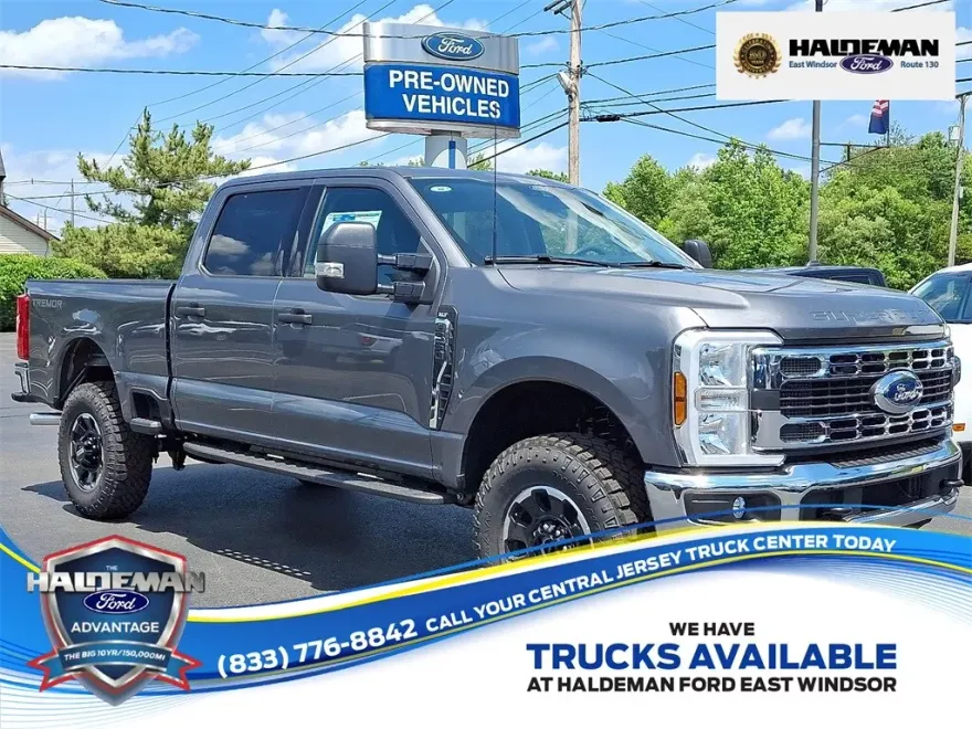 2025 Ford F-350 XLT photo 1
