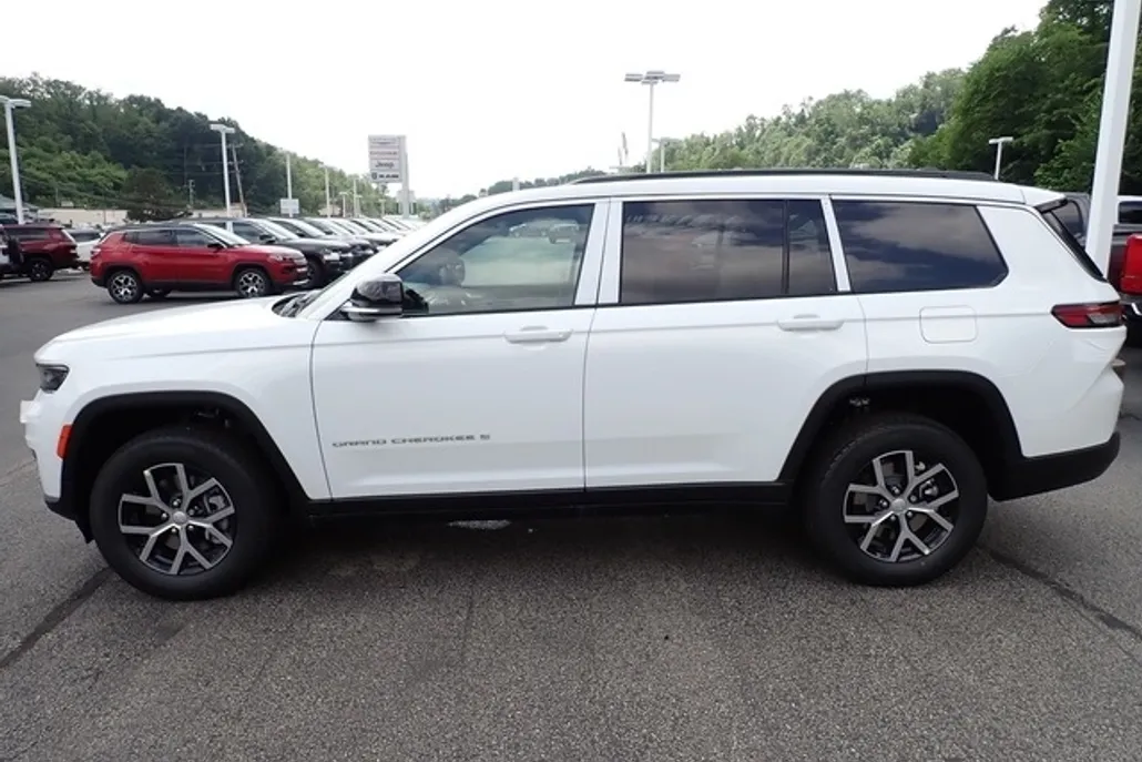 2025 Jeep Grand Cherokee Limited photo 1