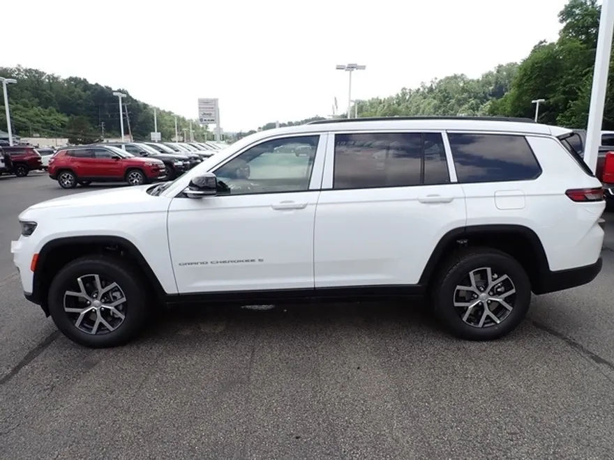 2025 Jeep Grand Cherokee Limited photo 1