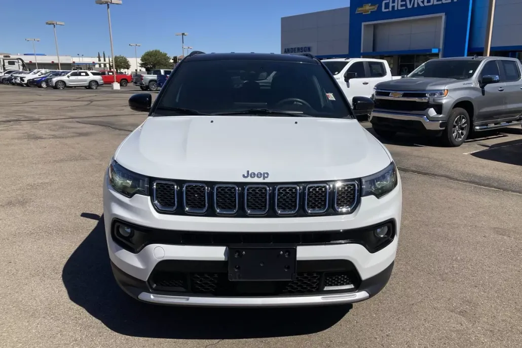 2023 Jeep Compass Limited photo 1
