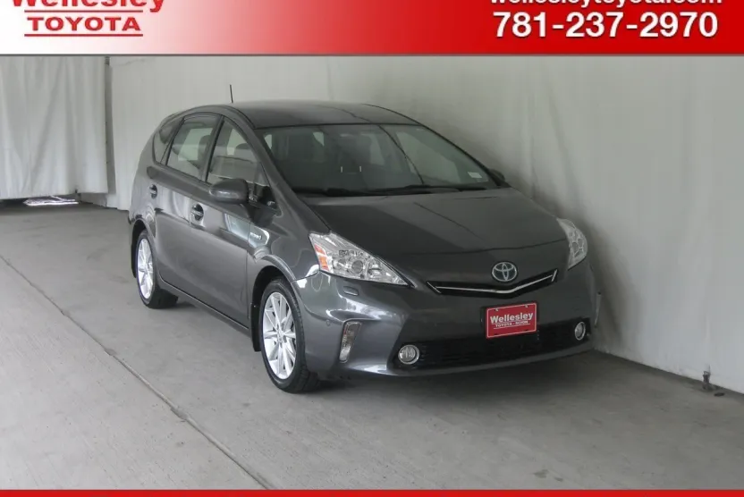 2014 Toyota Prius V Five photo 1