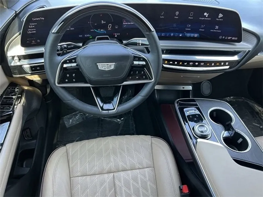 2024 Cadillac Lyriq Sport photo 1