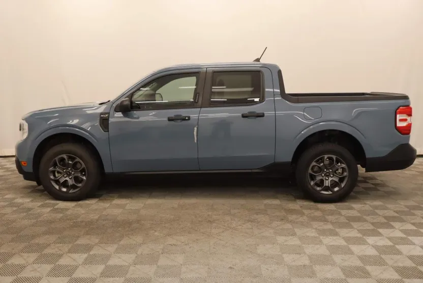 2022 Ford Maverick XLT photo 1