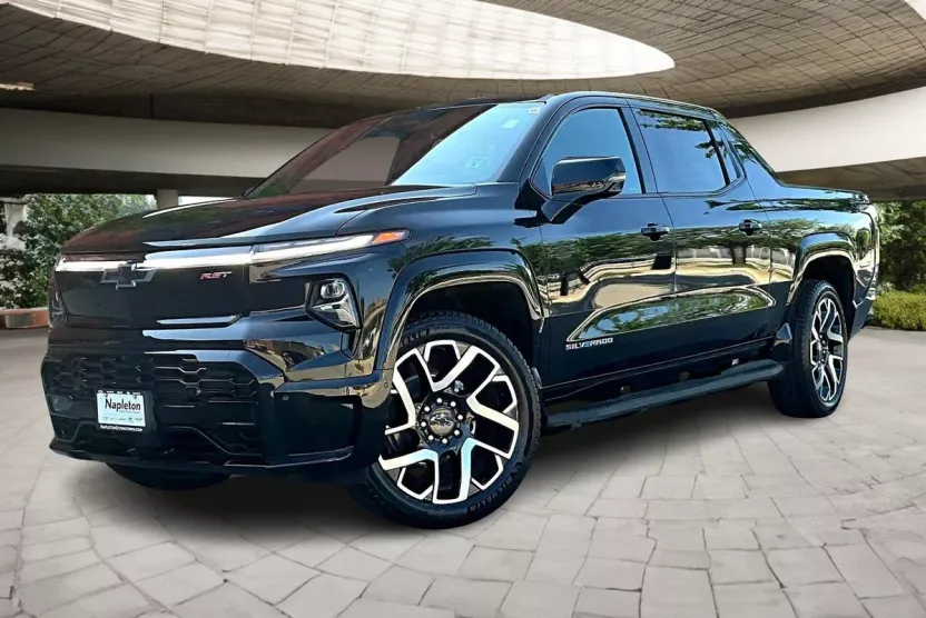 2025 Chevrolet Silverado EV RST photo 1