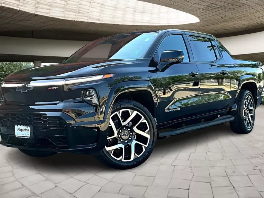 2025 Chevrolet Silverado EV RST photo 1