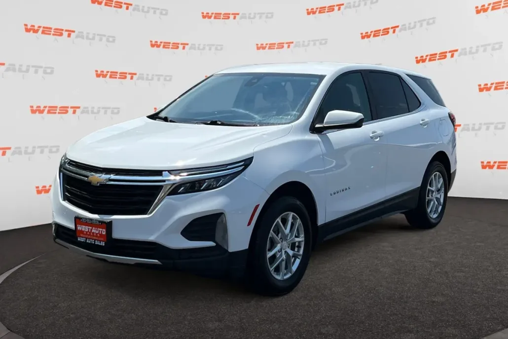 2022 Chevrolet Equinox LT photo 1