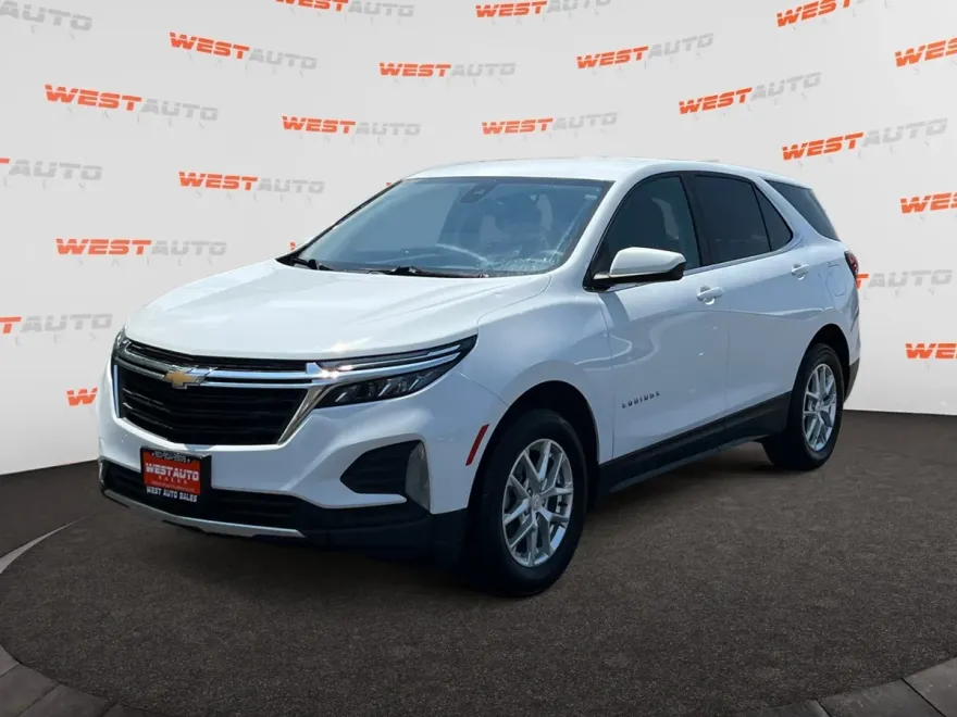 2022 Chevrolet Equinox LT photo 1