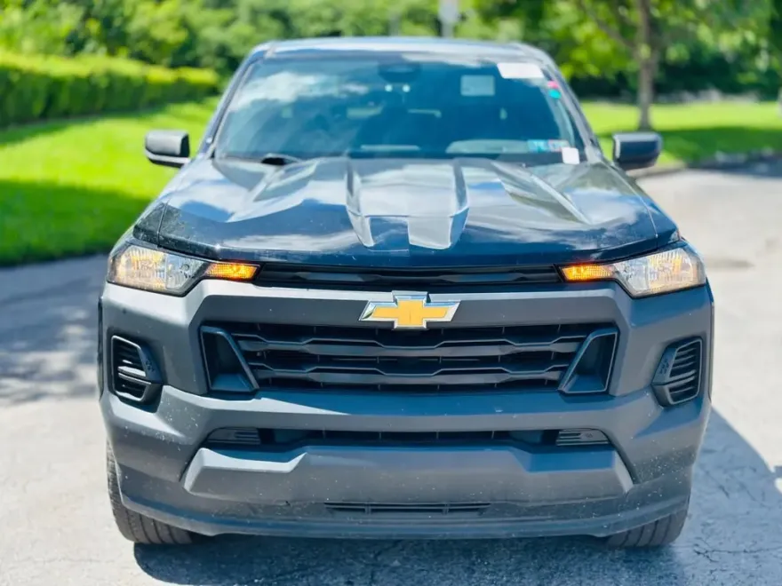 2023 Chevrolet Colorado Work Truck photo 1