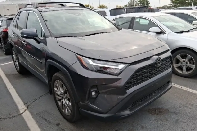 2023 Toyota RAV4 XLE Premium photo 1