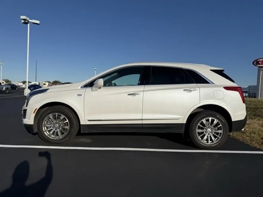 2017 Cadillac XT5 Luxury photo 1