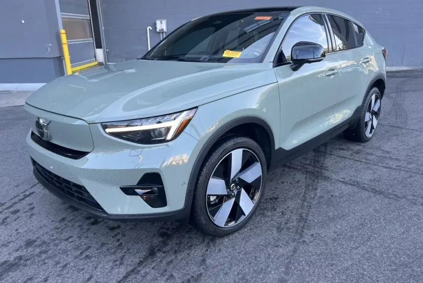 2023 Volvo C40 Recharge Ultimate photo 1