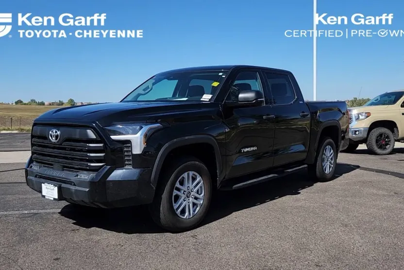 2023 Toyota Tundra SR5 CrewMax photo 1