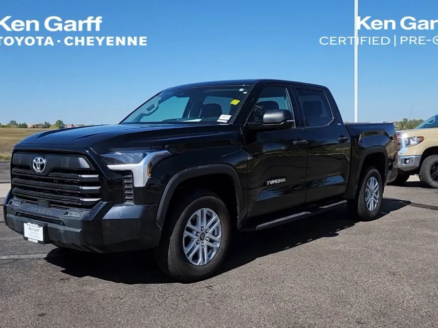 2023 Toyota Tundra SR5 CrewMax photo 1