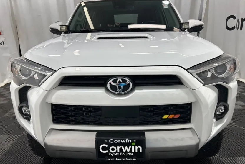 2022 Toyota 4Runner TRD Off-Road Premium photo 1