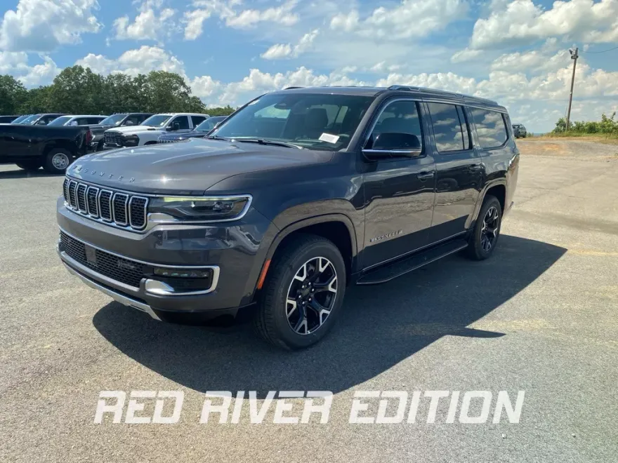 2025 Jeep Wagoneer L Series III photo 1