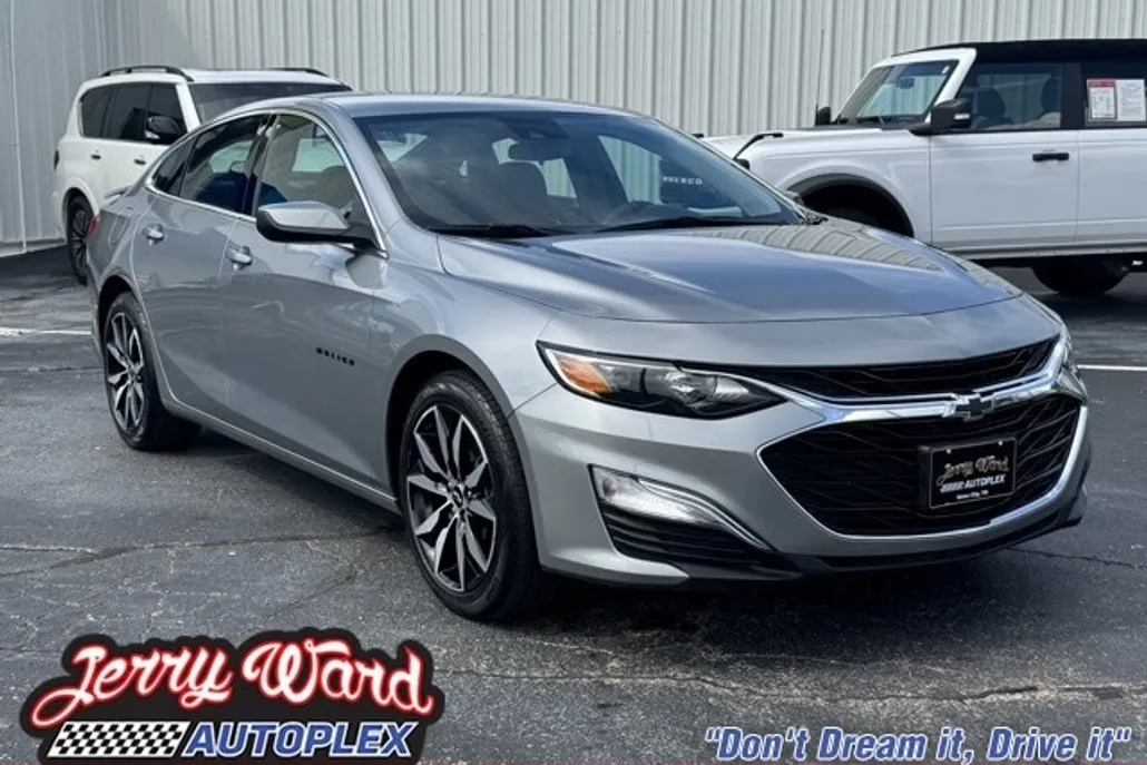 2023 Chevrolet Malibu RS photo 1
