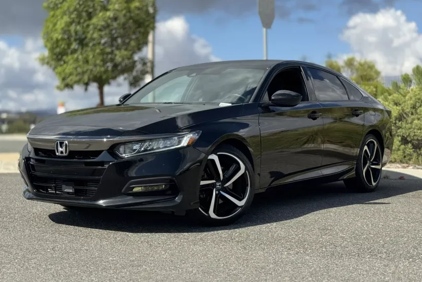 2019 Honda Accord Sport photo 1