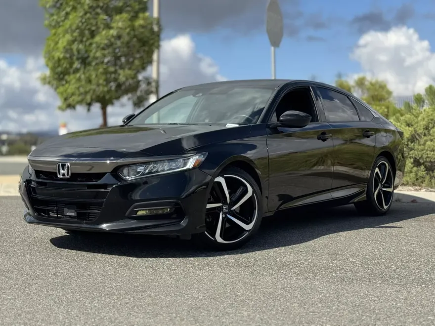 2019 Honda Accord Sport photo 1