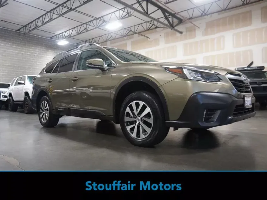 2020 Subaru Outback Premium photo 1