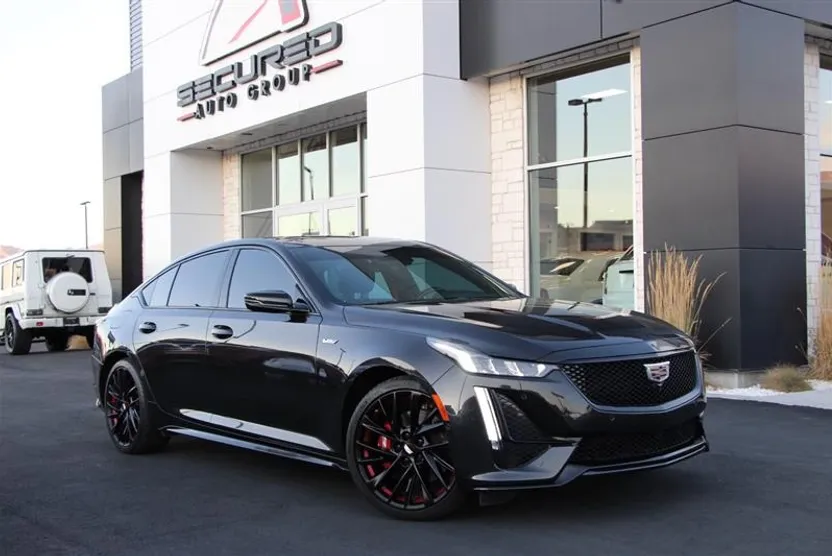 2024 Cadillac CT5 V photo 1