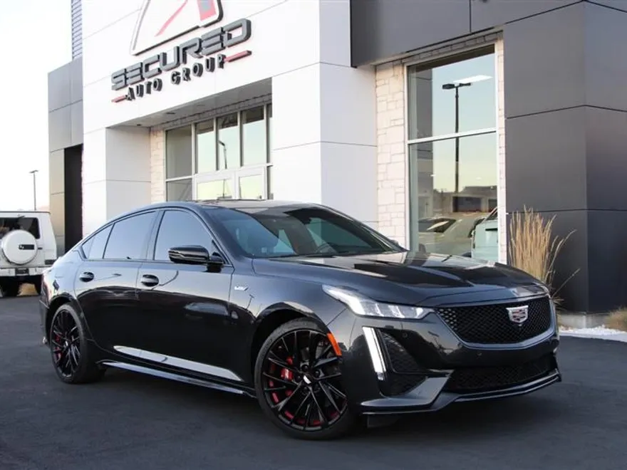 2024 Cadillac CT5 V photo 1