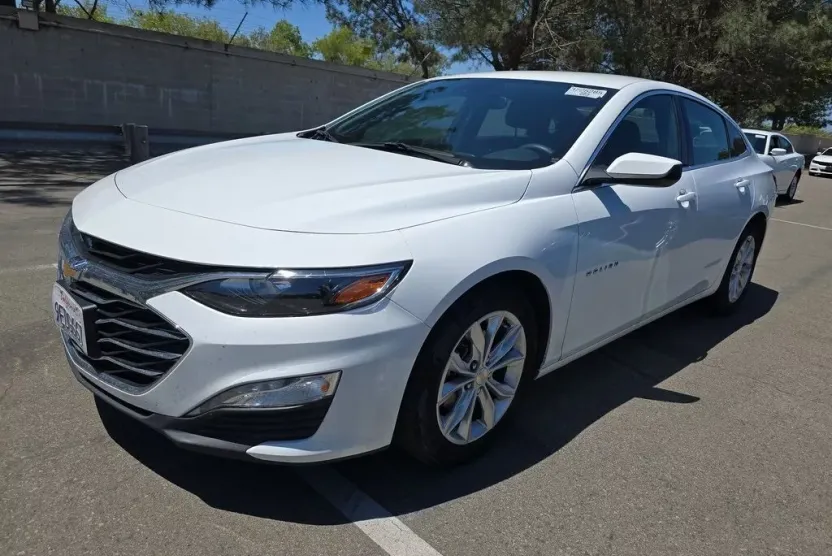 2023 Chevrolet Malibu 1LT photo 1