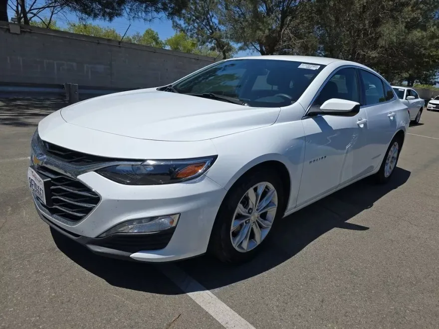 2023 Chevrolet Malibu 1LT photo 1