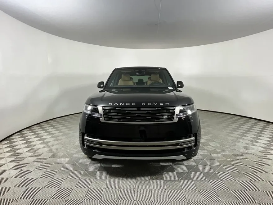 2025 Land Rover Range Rover SE photo 1