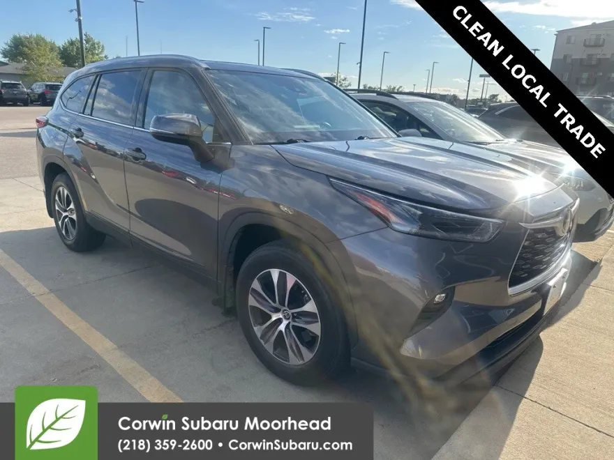 2021 Toyota Highlander XLE photo 1