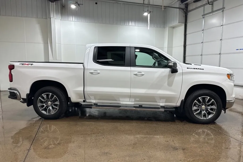 2026 Chevrolet Silverado 1500 LT1 photo 1