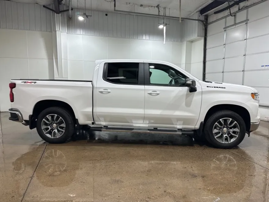 2026 Chevrolet Silverado 1500 LT1 photo 1