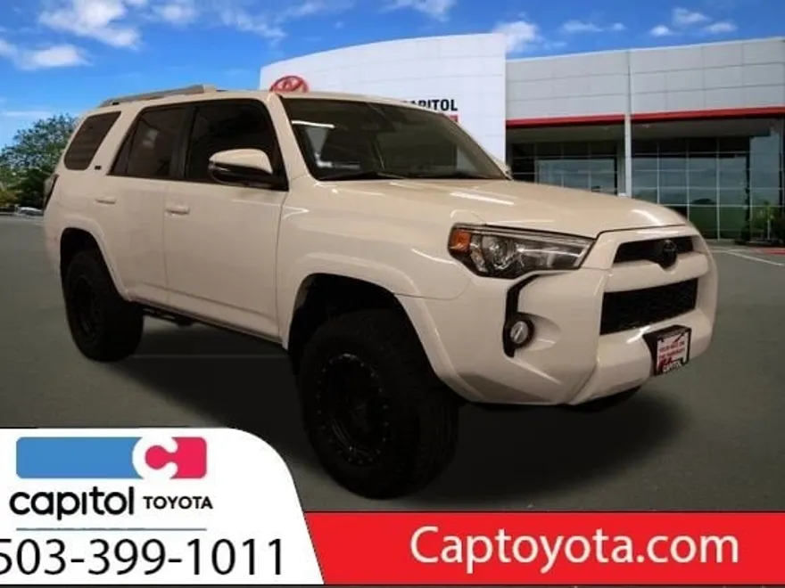 2018 Toyota 4Runner SR5 Premium photo 1
