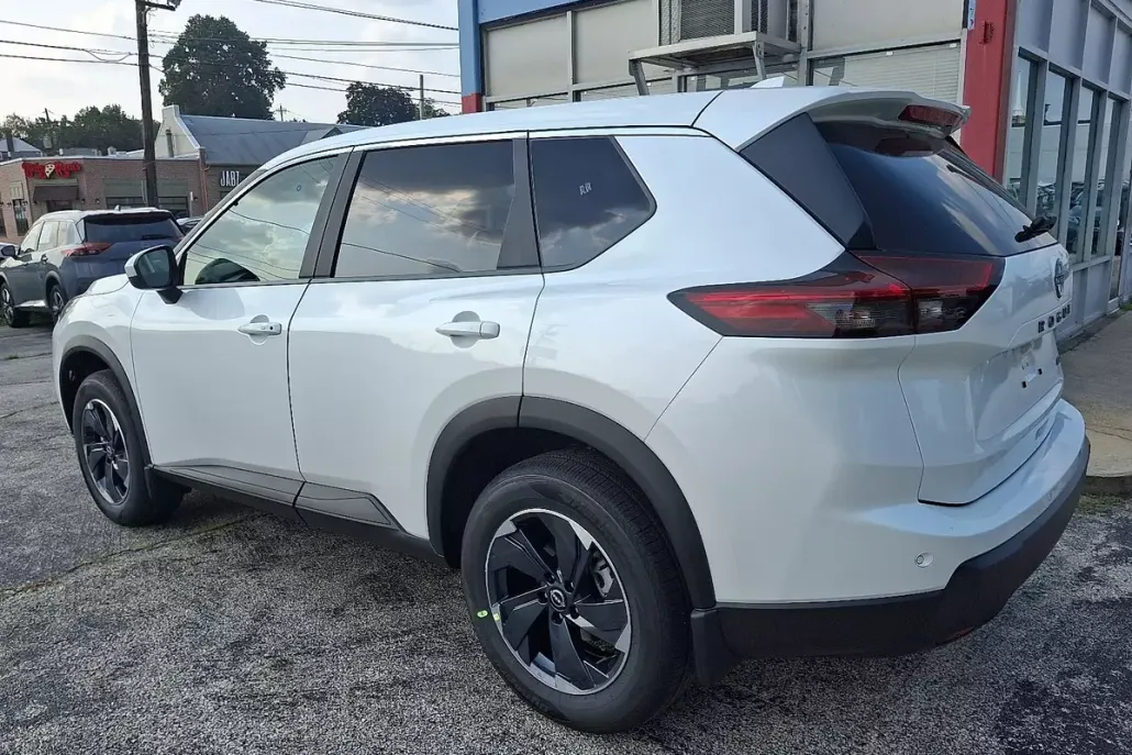2026 Nissan Rogue SV photo 1