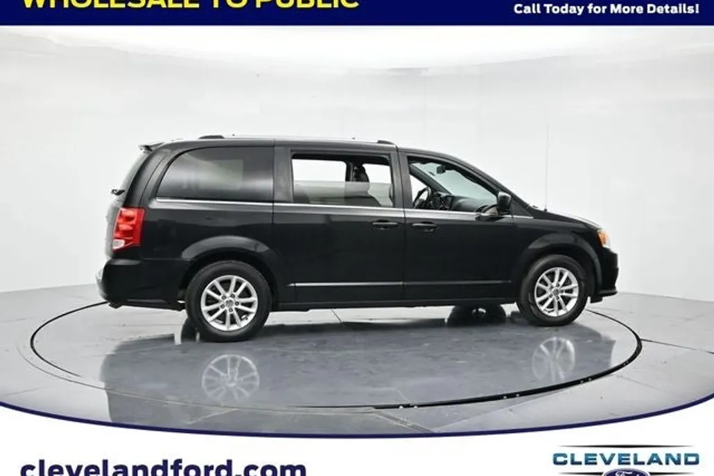 2019 Dodge Grand Caravan SXT photo 1