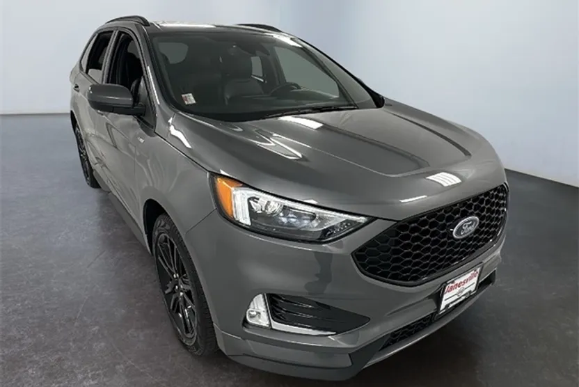 2024 Ford Edge ST photo 1