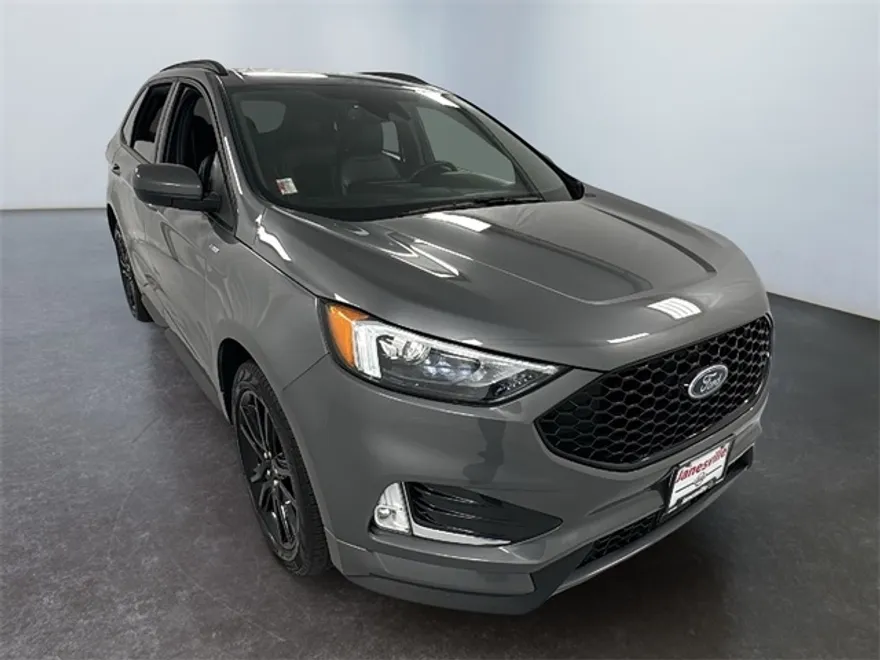 2024 Ford Edge ST photo 1