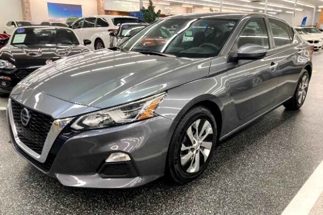 2020 Nissan Altima 2.5 S photo 1