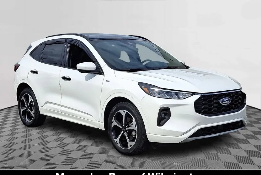 2023 Ford Escape ST-Line Select photo 1
