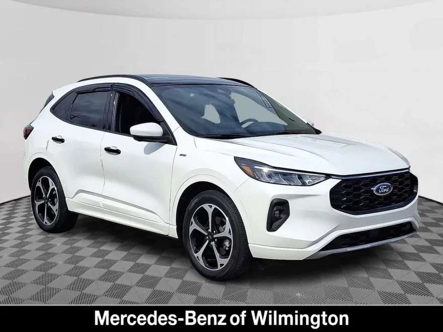 2023 Ford Escape ST-Line Select photo 1