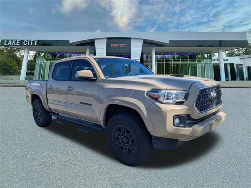 2018 Toyota Tacoma SR5 TRD Sport photo 1