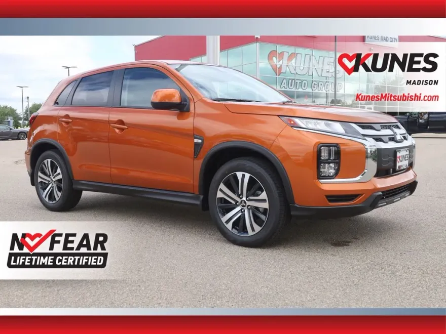 2025 Mitsubishi Outlander Sport ES photo 1