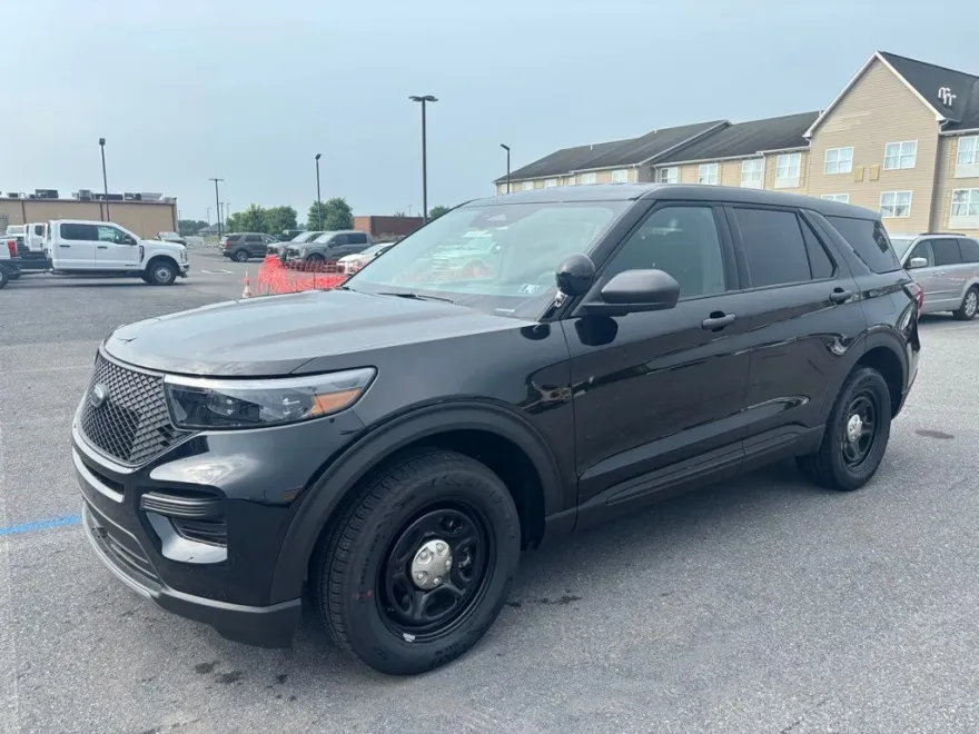 2025 Ford Explorer photo 1