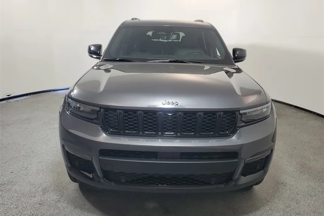 2025 Jeep Grand Cherokee Limited photo 1